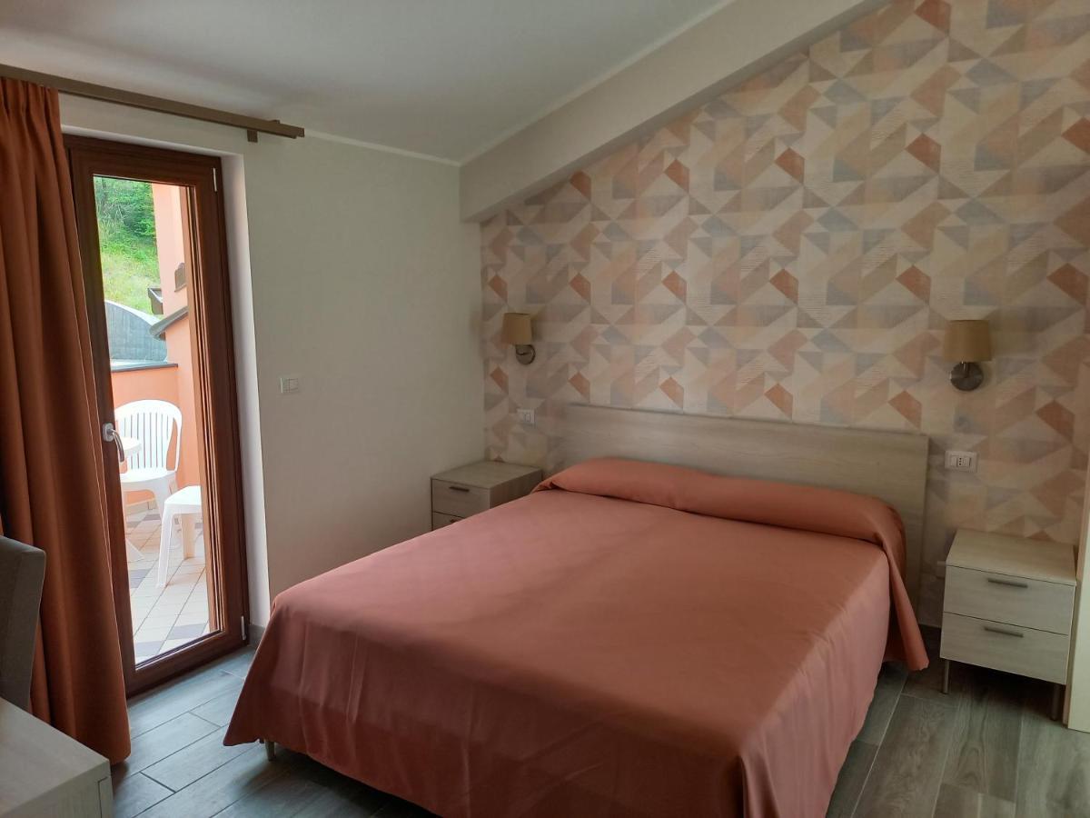 Hotel Ristorante Villa Terry Lauria Inferiore Zimmer foto